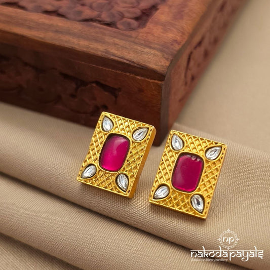 Squarish Red Studs (Ge10904)