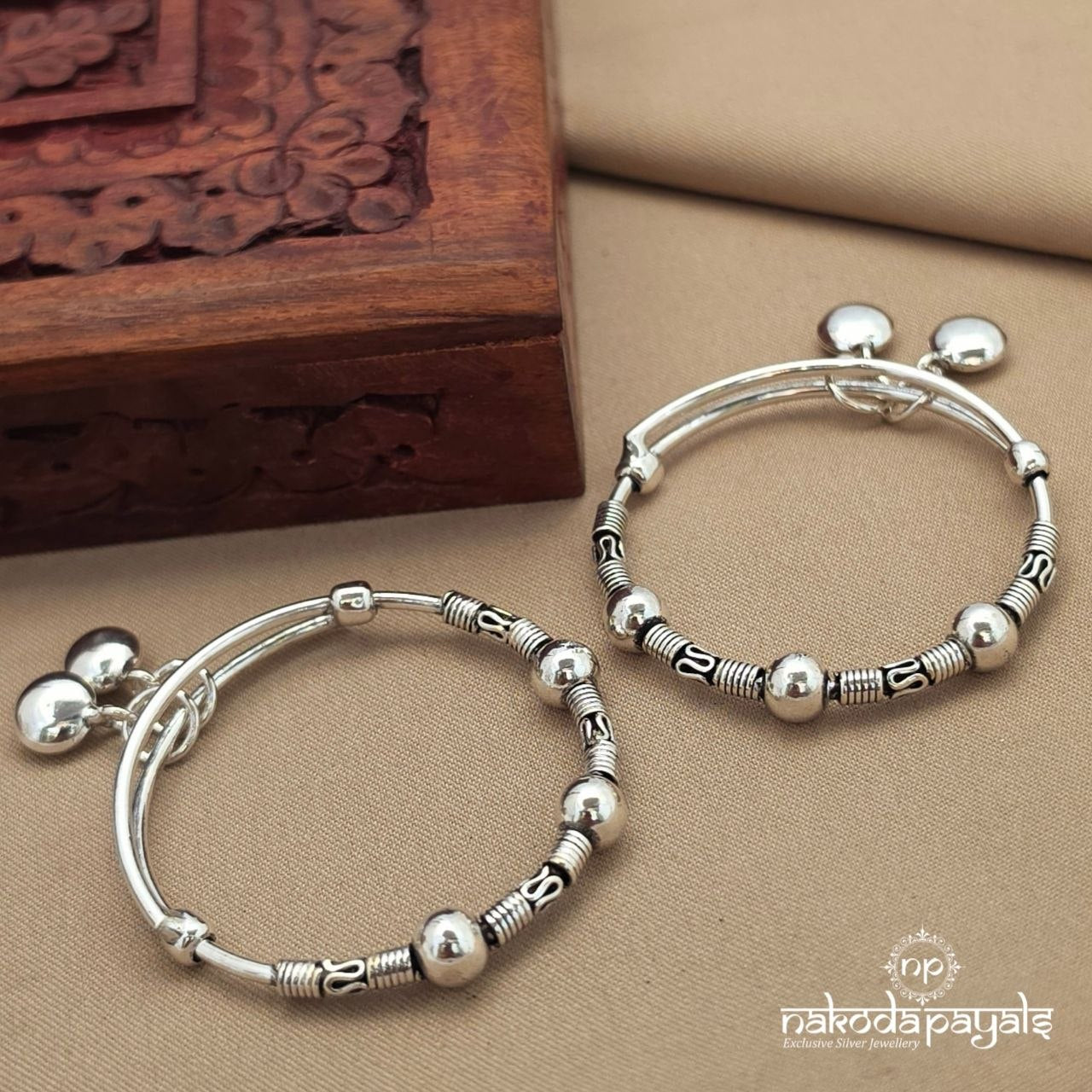 Preety Adjustable Kada (Ka9524)