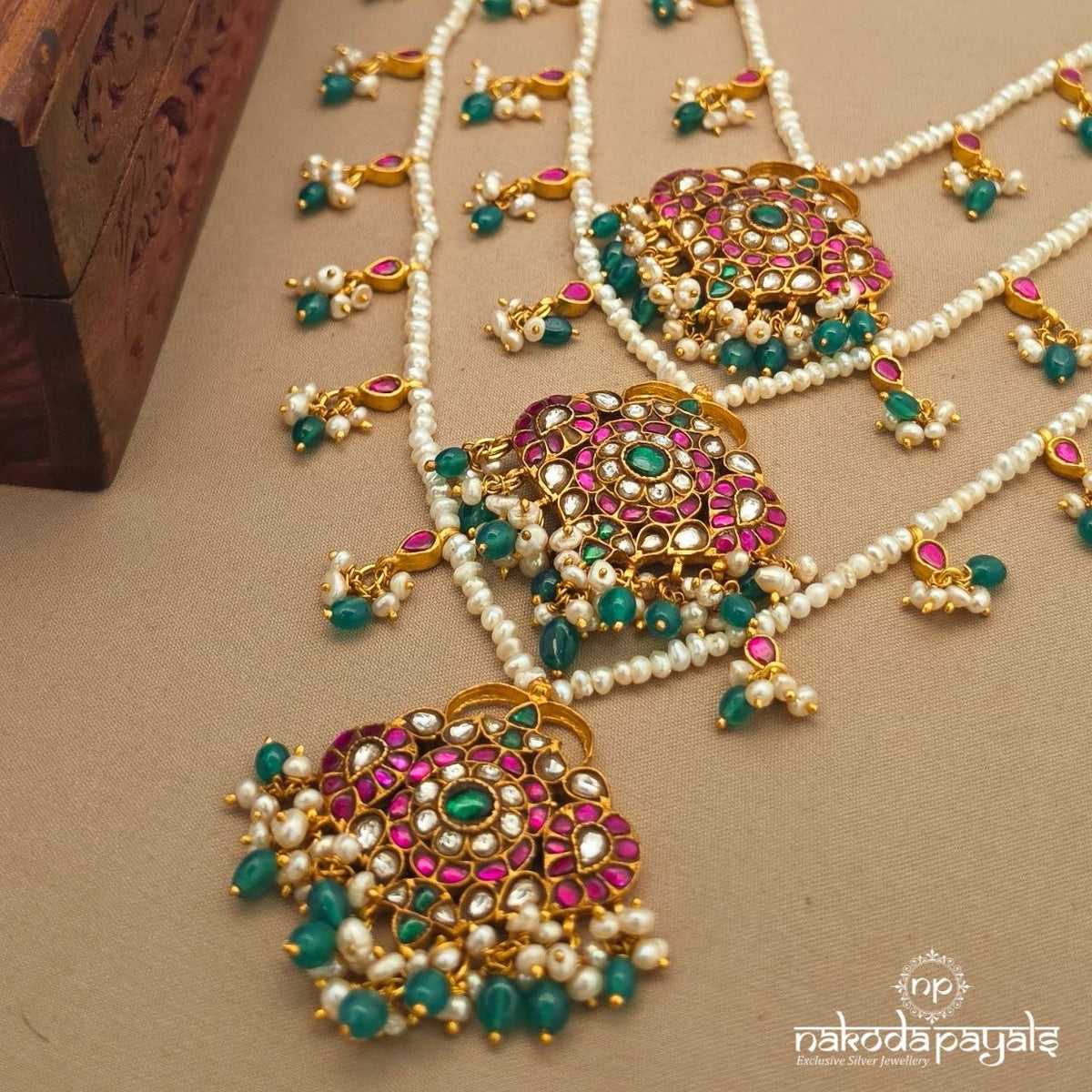 Emerald Pearl Rhapsody Neckpiece (Gn10886)