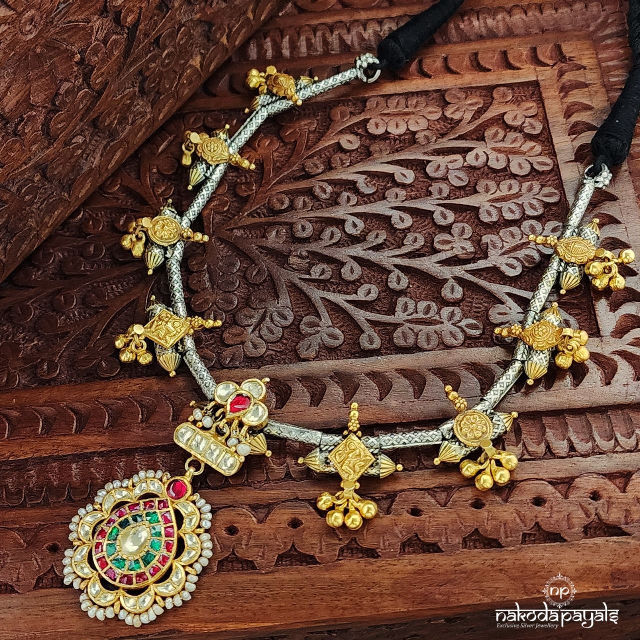 Traditional Kundan Flower Neckpiece (Gn9406)
