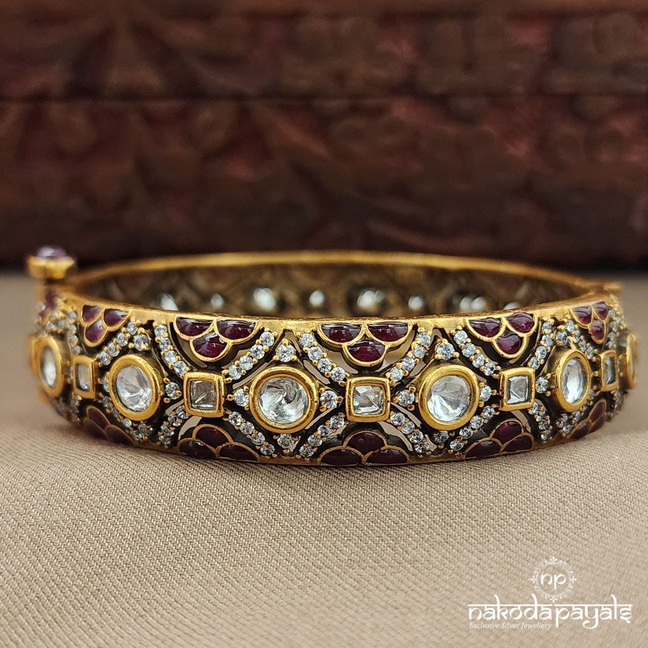 Traditional Red Screw Kada (Gk3182)