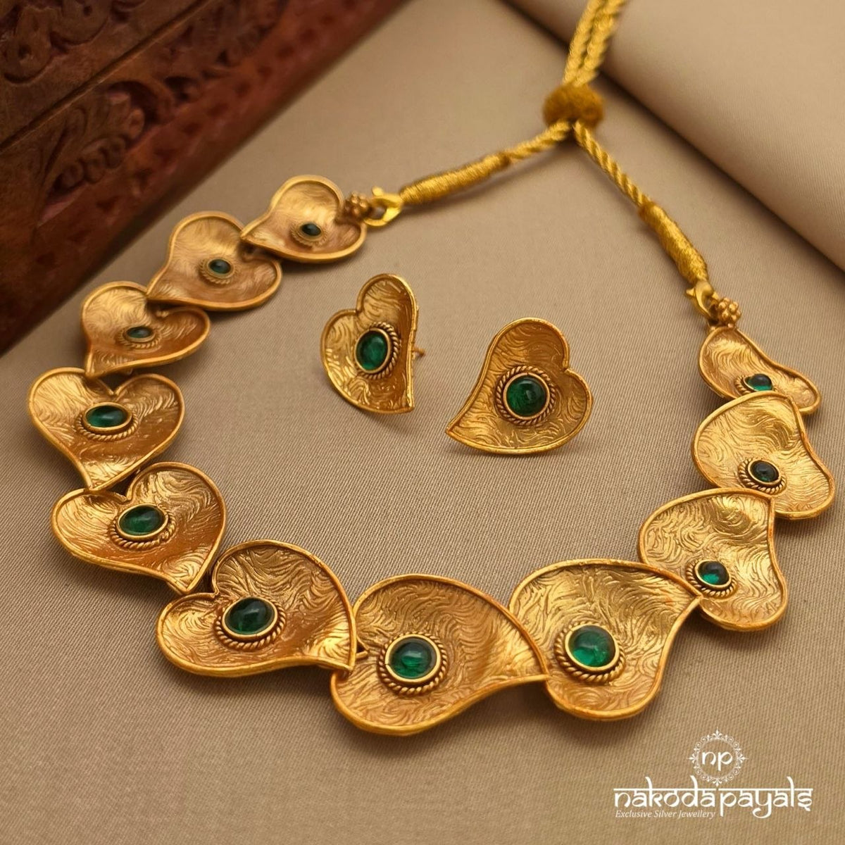 Hearty Neckpiece With Earring (Gn10904)