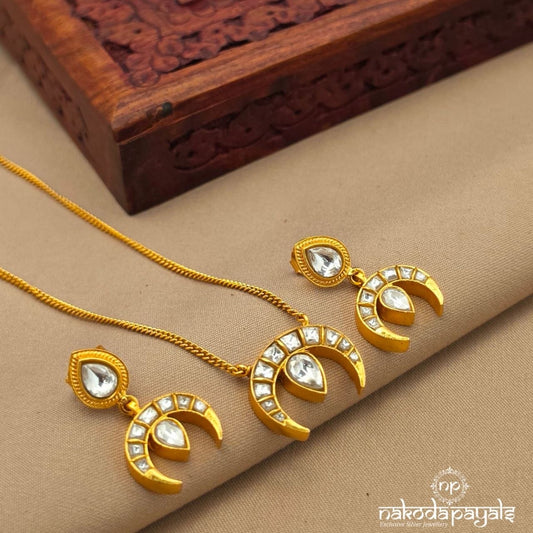 Amazing Half Moon Neckpiece With Earrings (Gn10218)