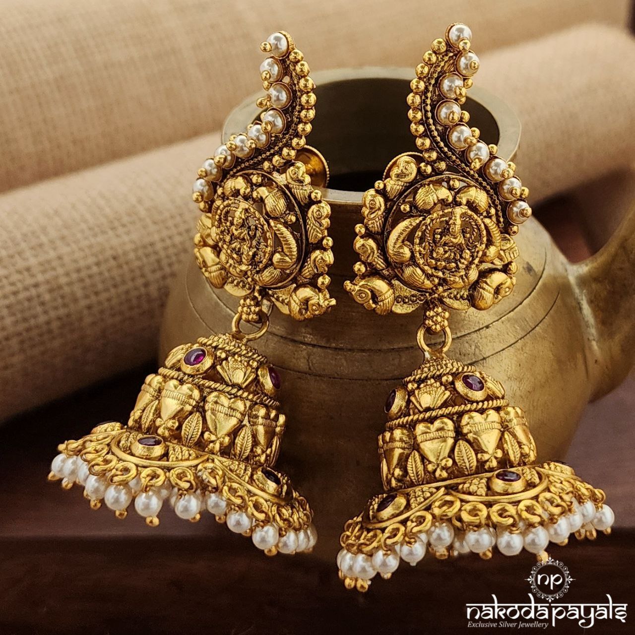 Pearled Lakshmi Jhumka (Ge9508)