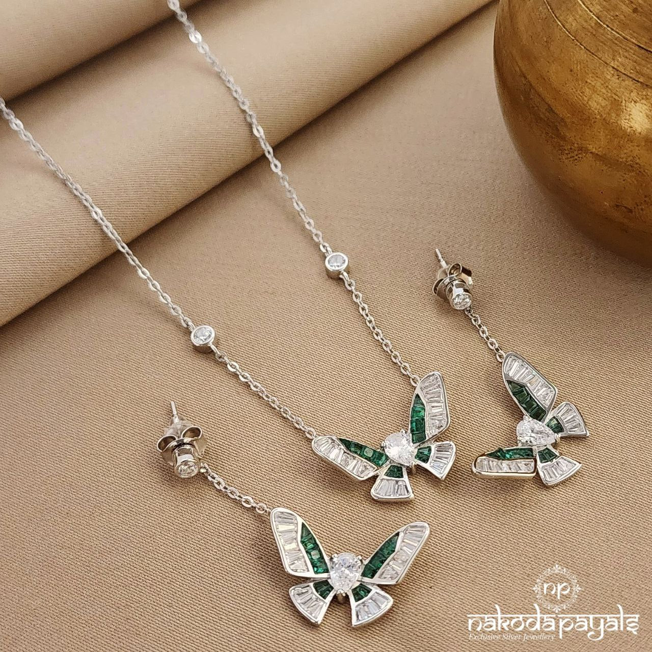 Green Butterfly Neckpiece With Earrings (St3458)