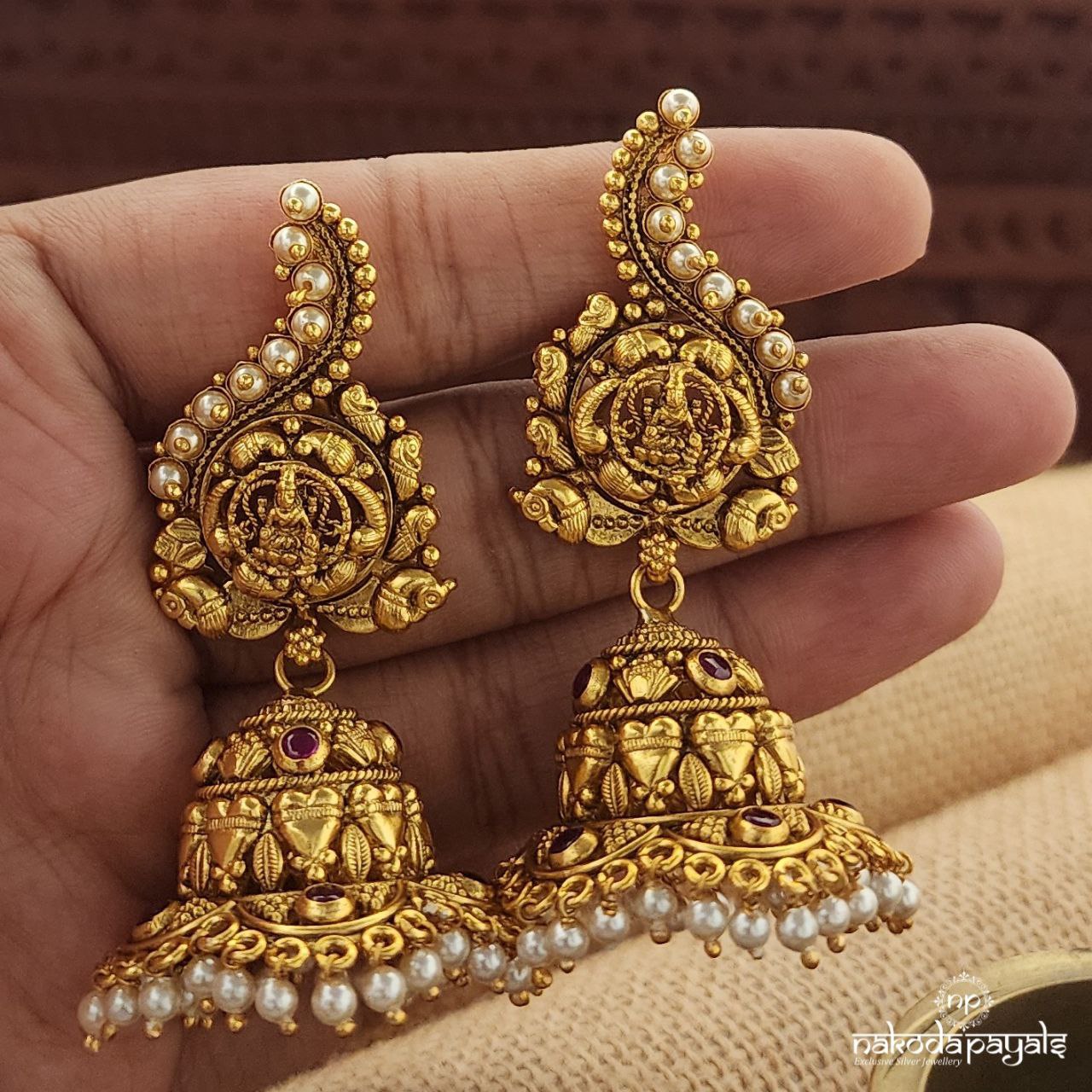 Pearled Lakshmi Jhumka (Ge9508)
