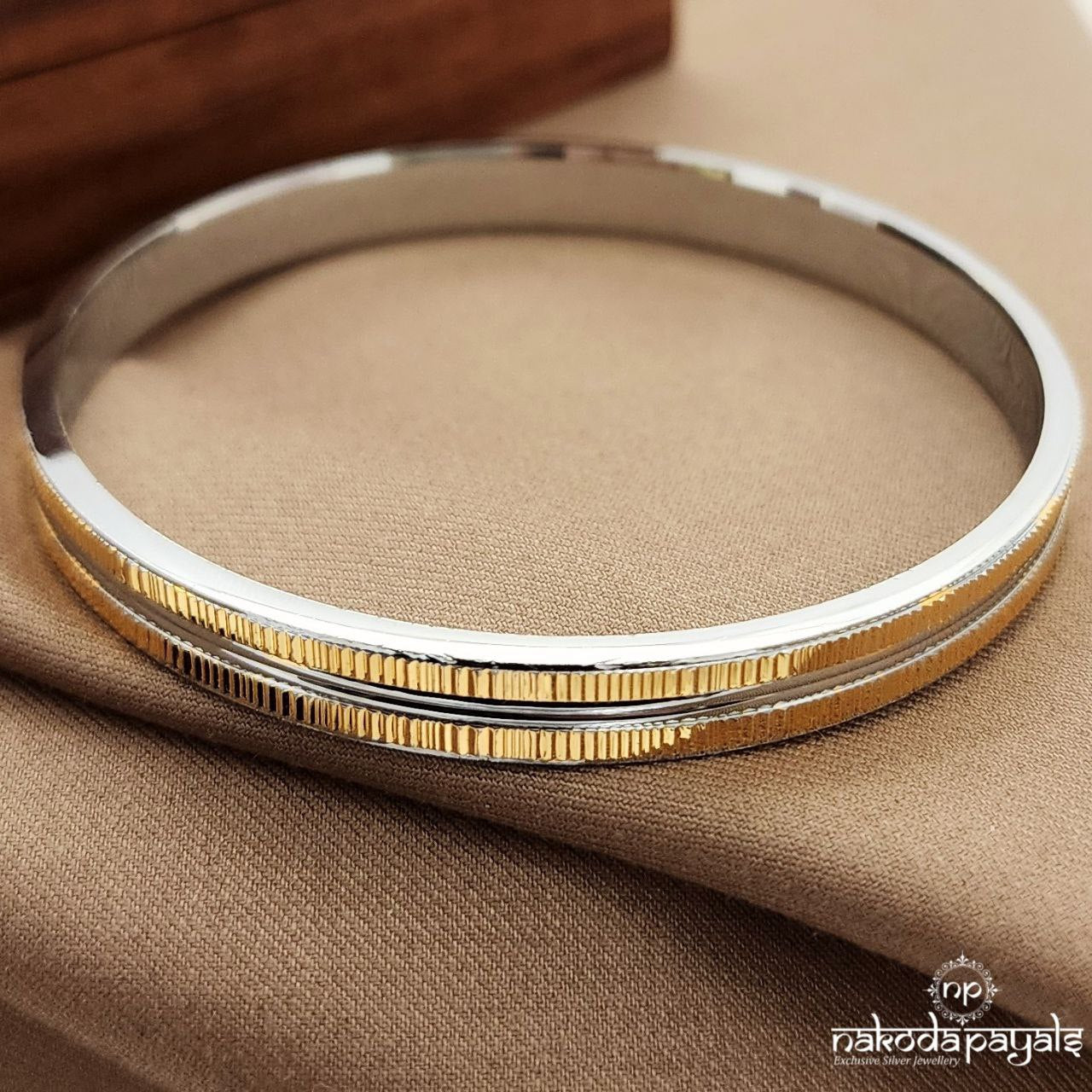 Gold Aura Single Men's Kada  (Mc1020-20c)