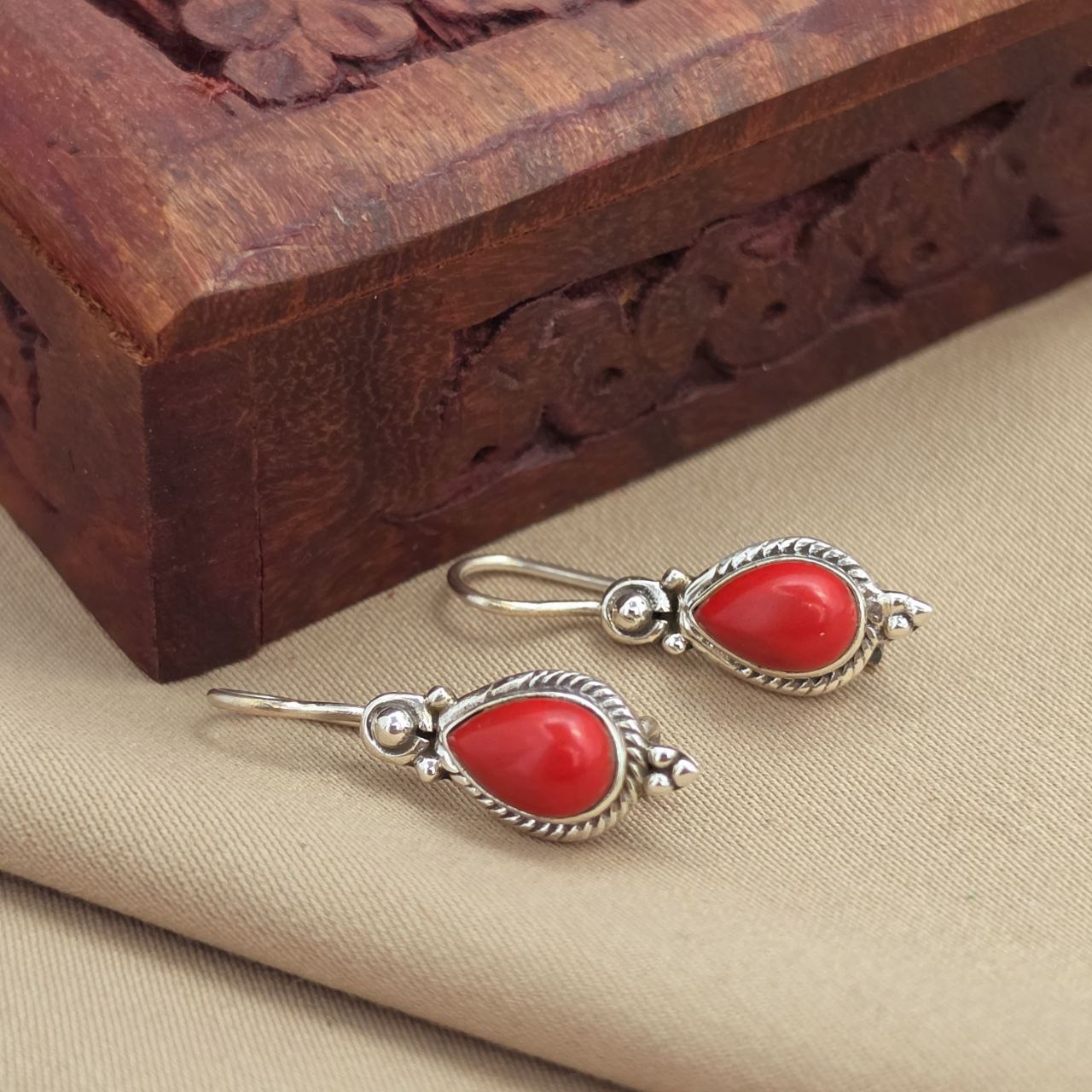 Graceful Hanging (H2111)