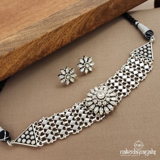 Stunning White Stone Choker With Earrings (N11020)