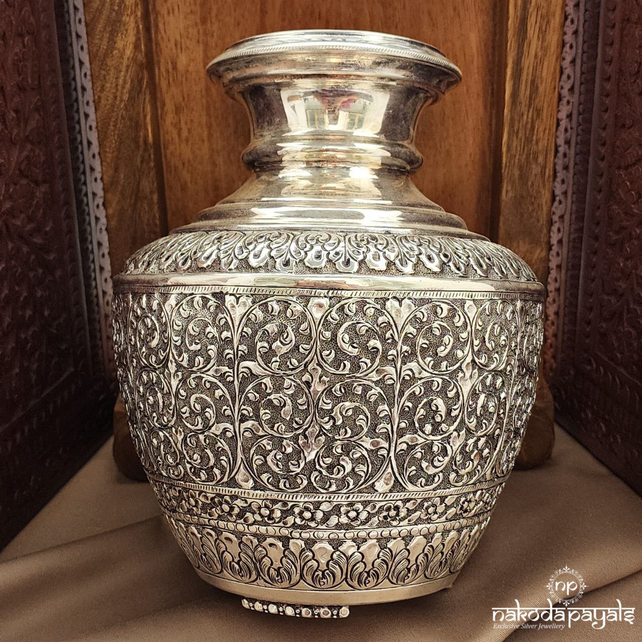 3-D Temple Lakshmi Kalasha (Aa2232)