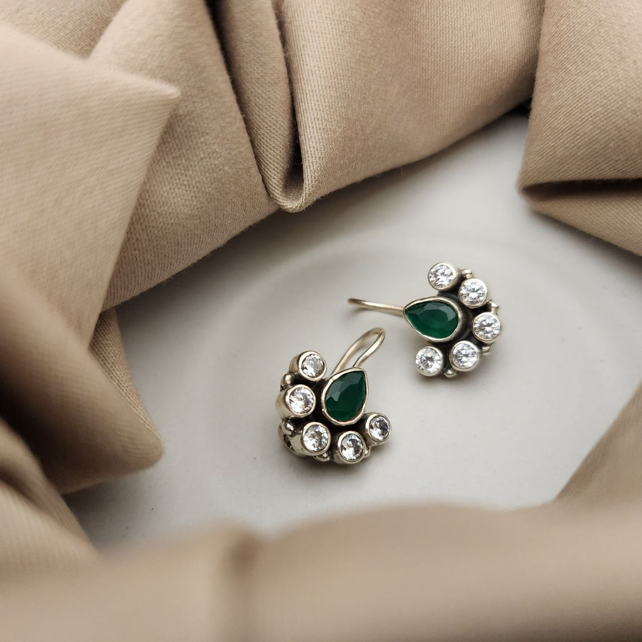 Drop  Hangings (H2210)