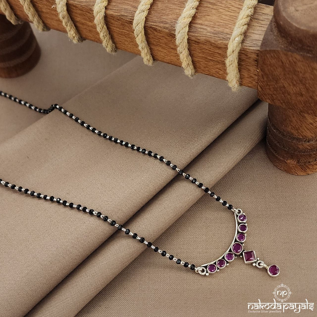 Red Squarish Drop Mangalsutra (Ms0572)