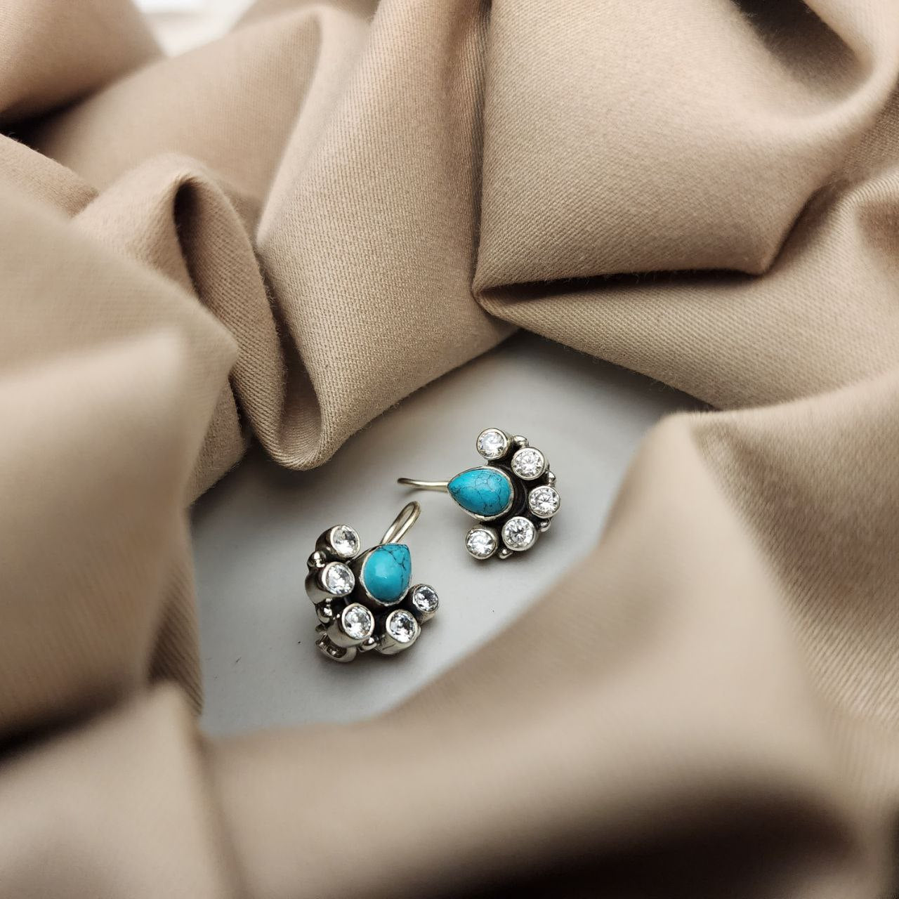 Drop  Hangings (H2210)