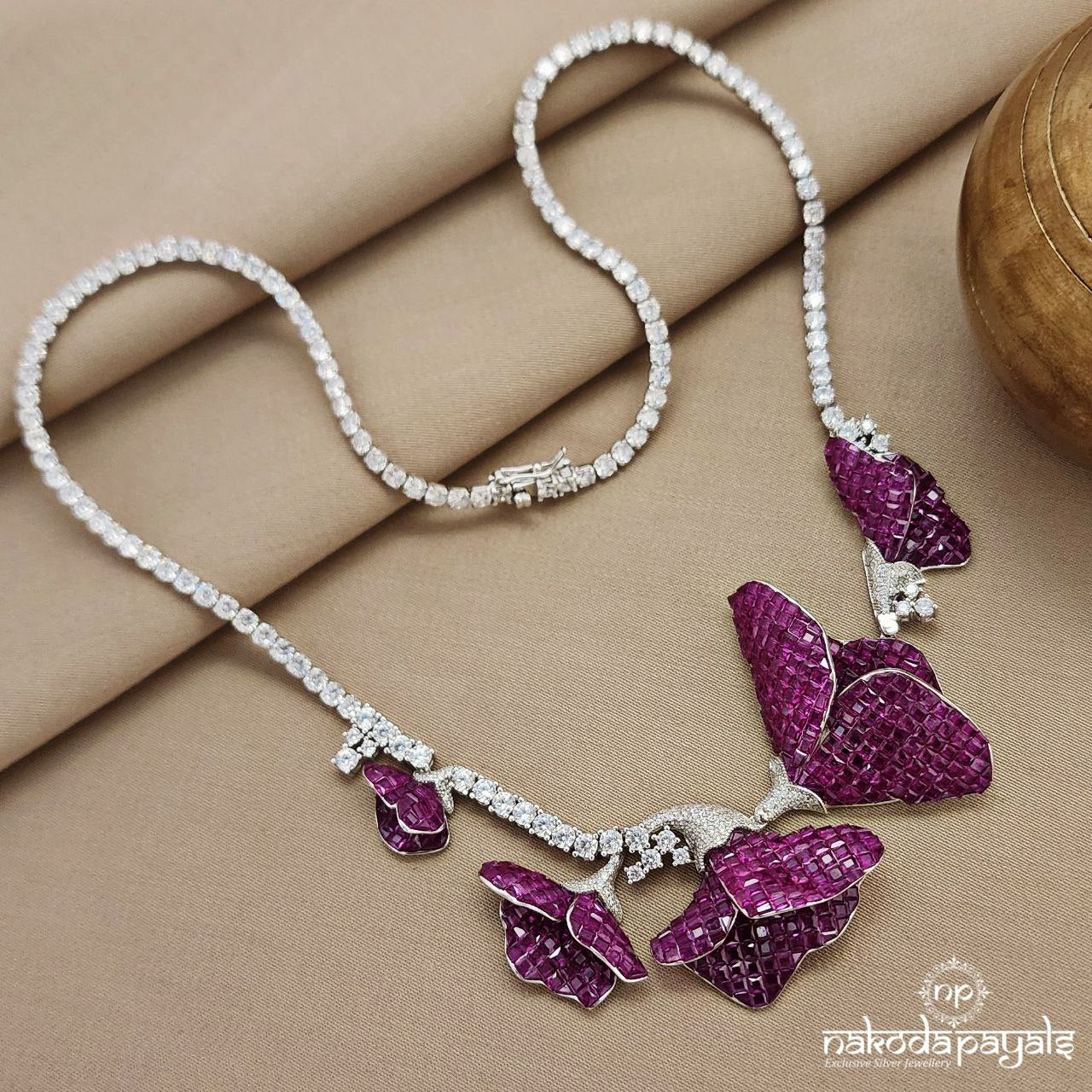 Twinkling Wings Neckpiece  (St3471)