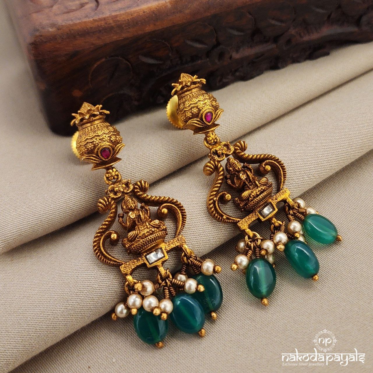 Lakshmi Kundan Earrings (Ge9026)