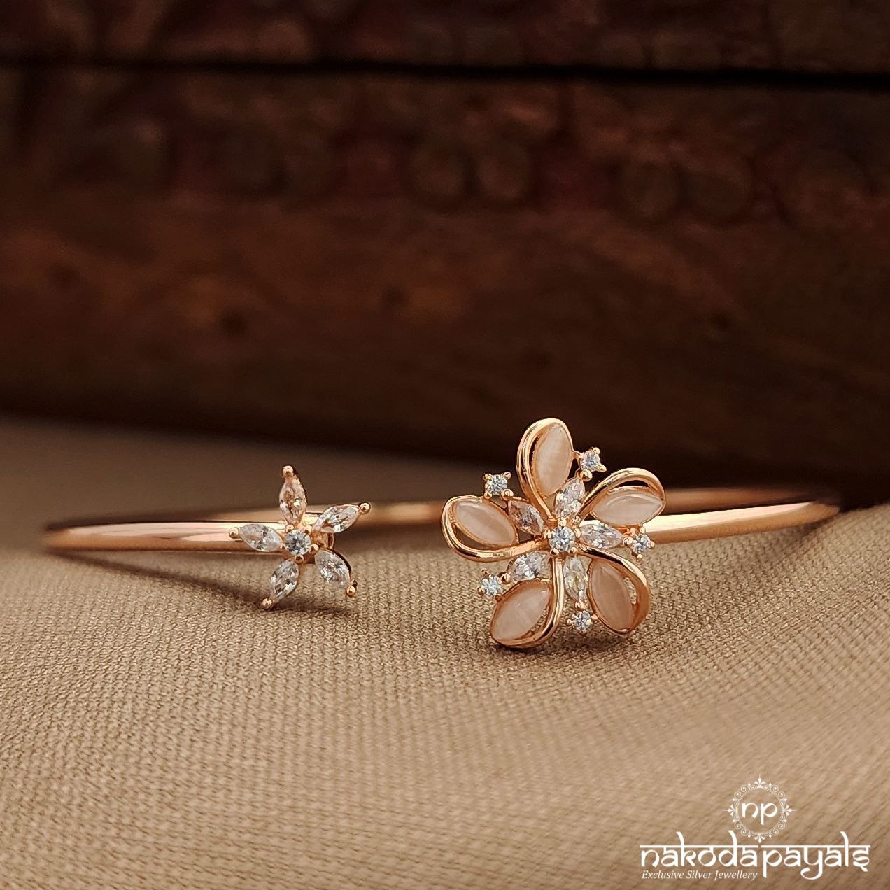 White Adjustable Kada (St3874)