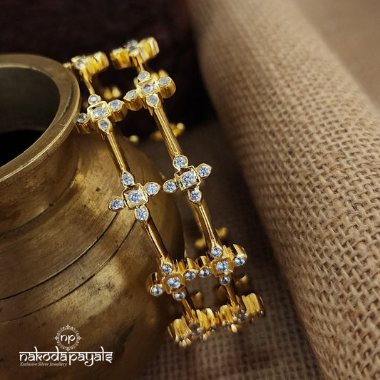 Gleaming White Bangles (Gk2842)