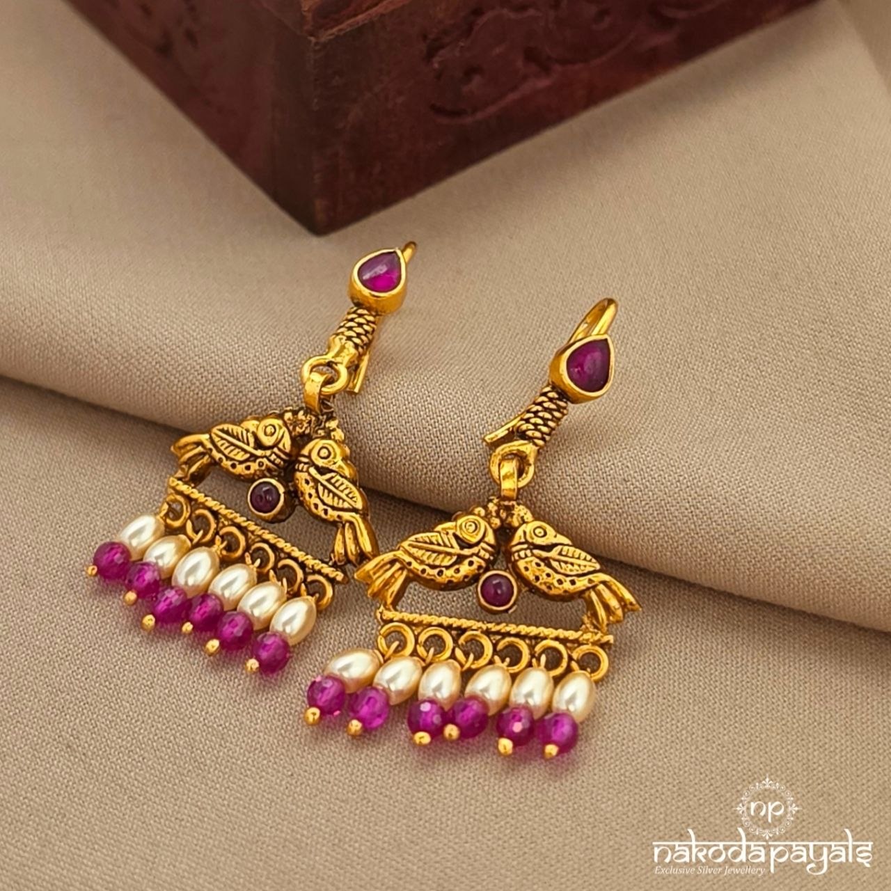 Pearly Peacock Earrings  (Ge10718)