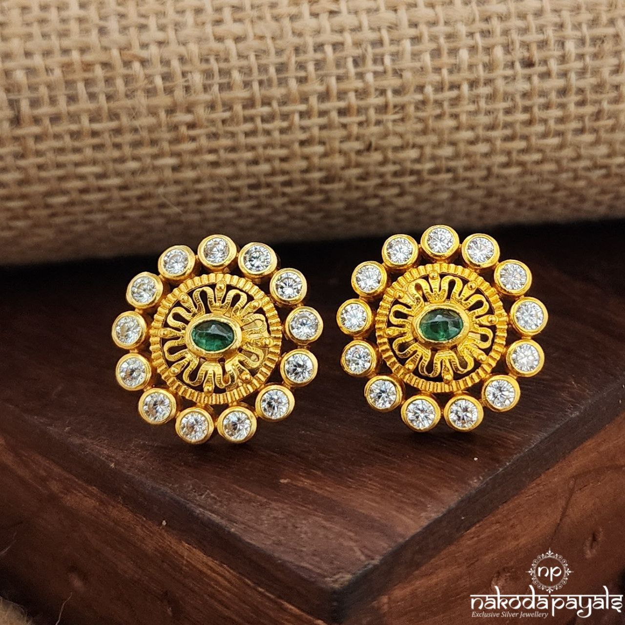 Oval Green Studs (Ge9336)