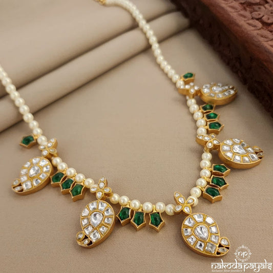 White Mango Kundan Neckpiece (Gn8883)