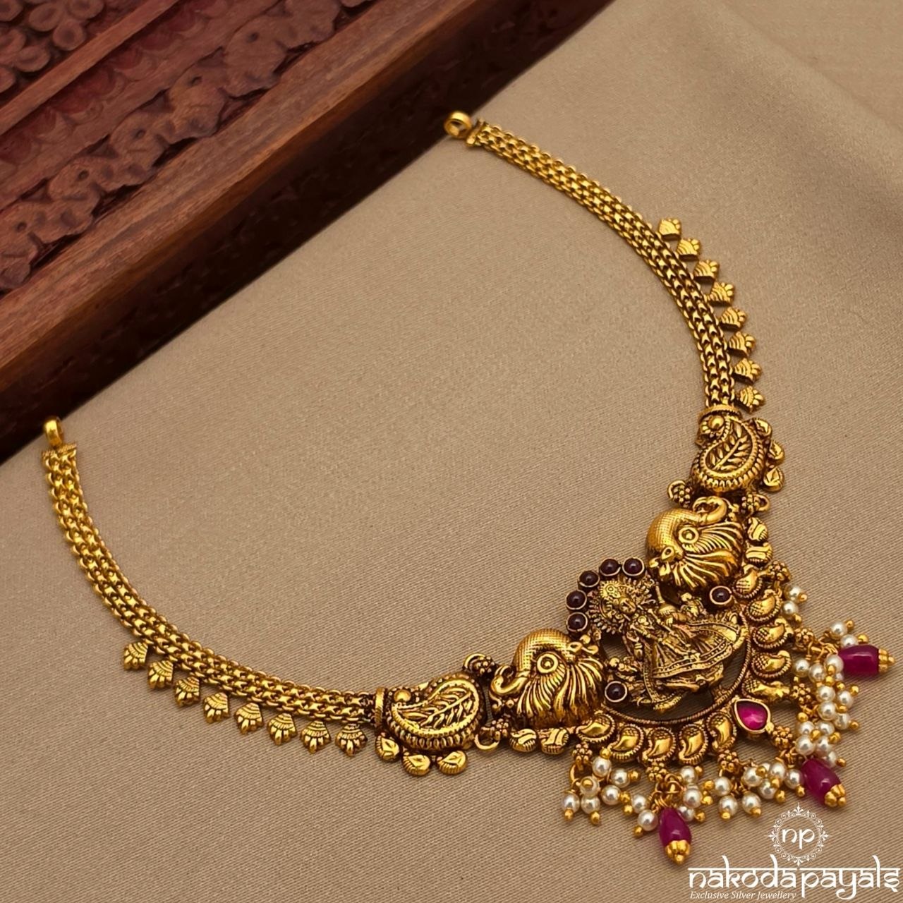 Red pearl Lakshmi peacock Neckpiece (Gn10396)