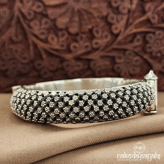 Gorgeous Floral Screw Kada (K6185)