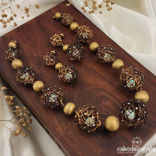 Ball In The Nest Neckpiece With Earrings (Gn8709)