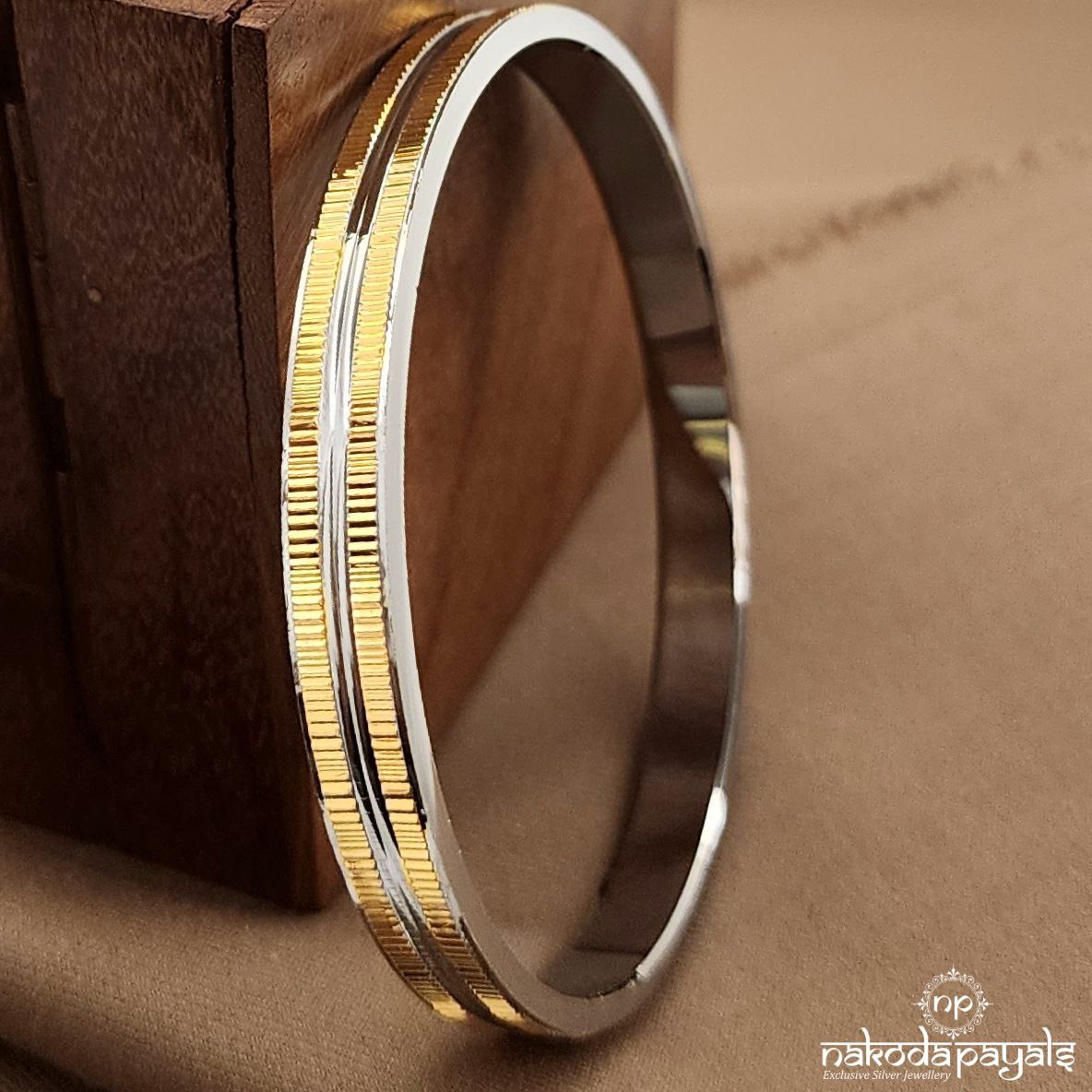 Gold Aura Single Men's Kada  (Mc1020-20c)