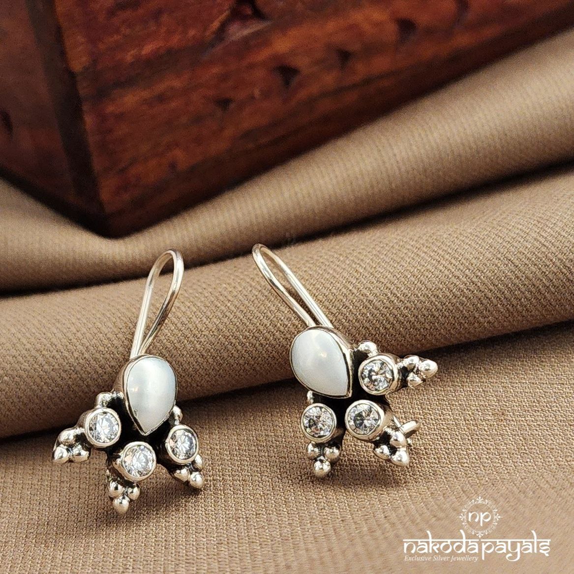 Pearled Drop Hanging (S9550)