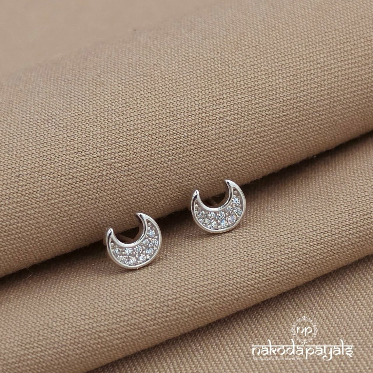 Fabulous Half Moon Studs (St4095)