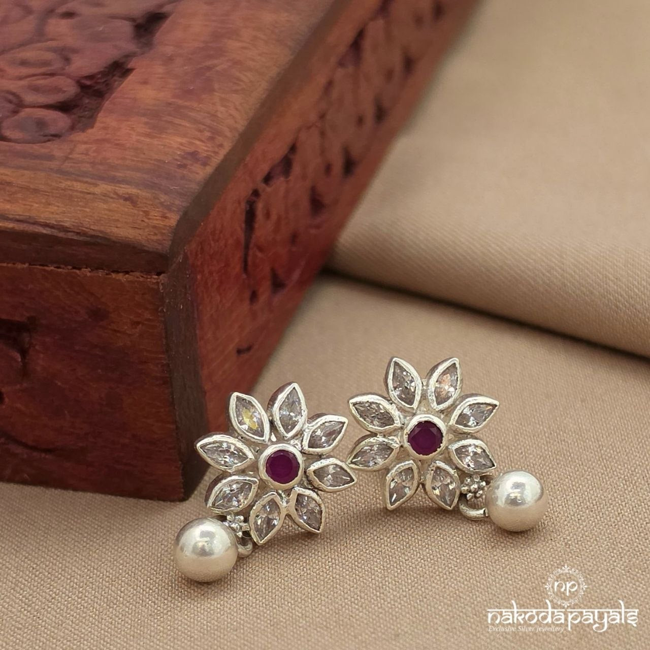 Ball Drop Green Studs (S9745)