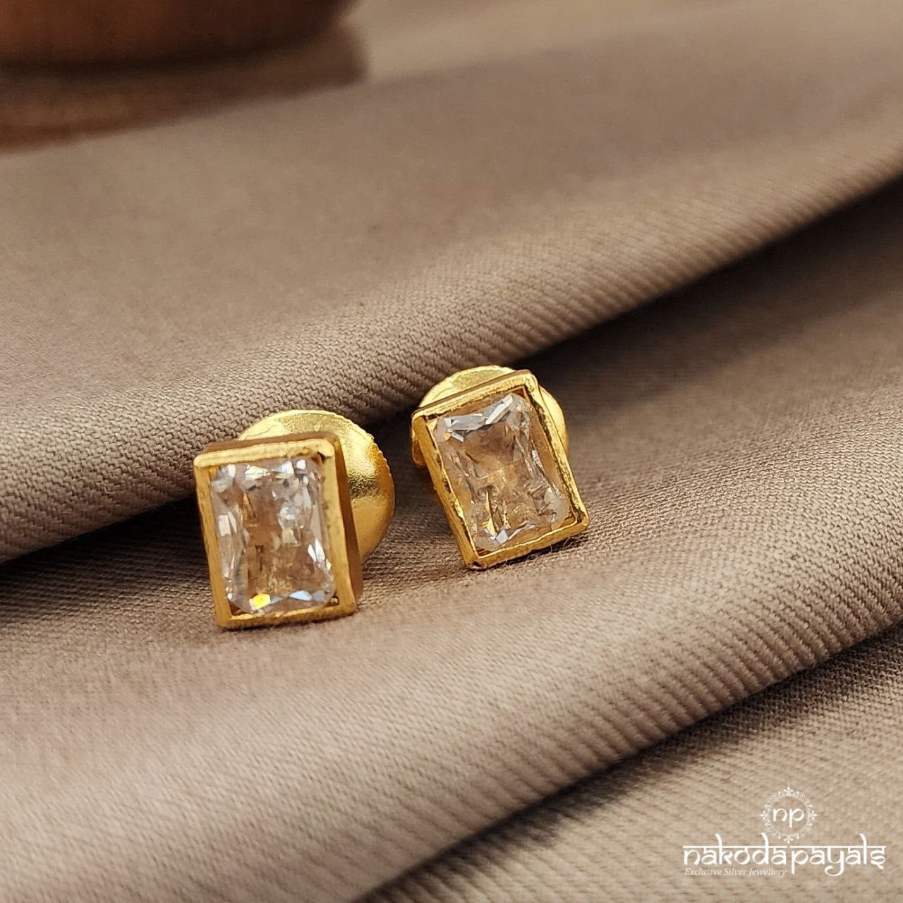 Gorgeous Squarish Pair Studs (Ge9851-56)