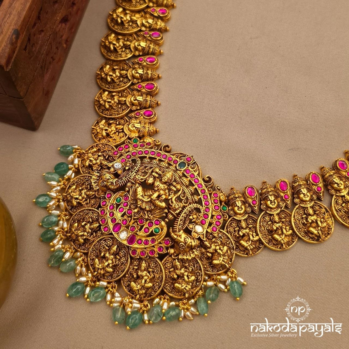 Divine Lakshmi Venkateshwara Neckpiece With Earrings (Gn10844)