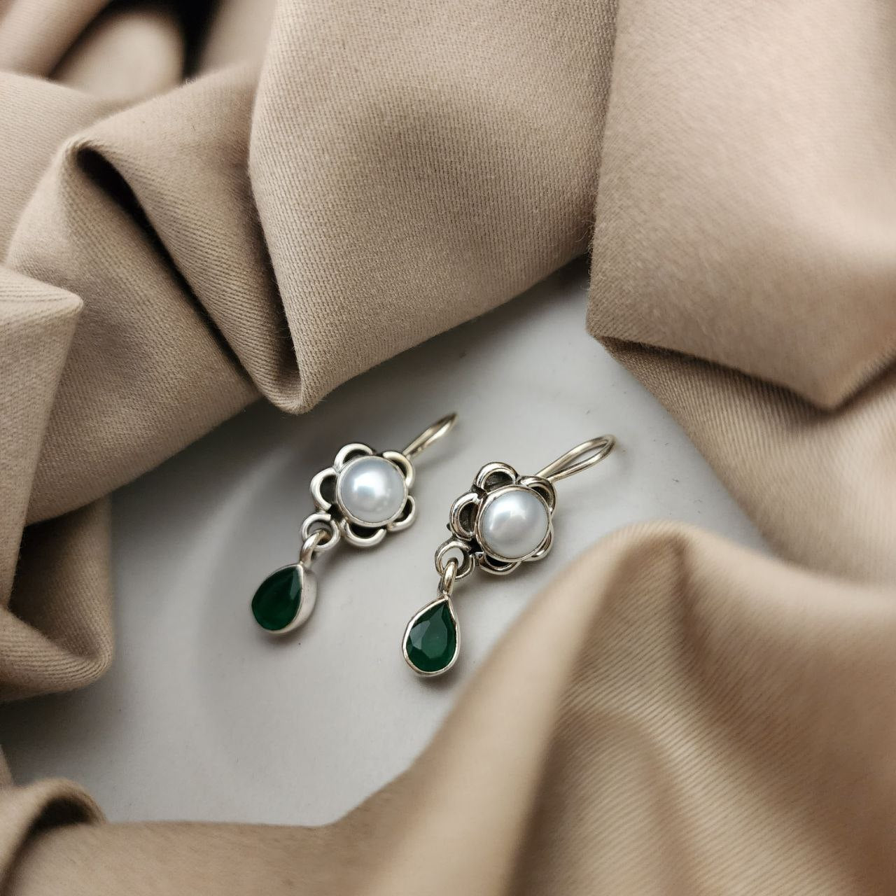 Pretty Hanging (H2040)