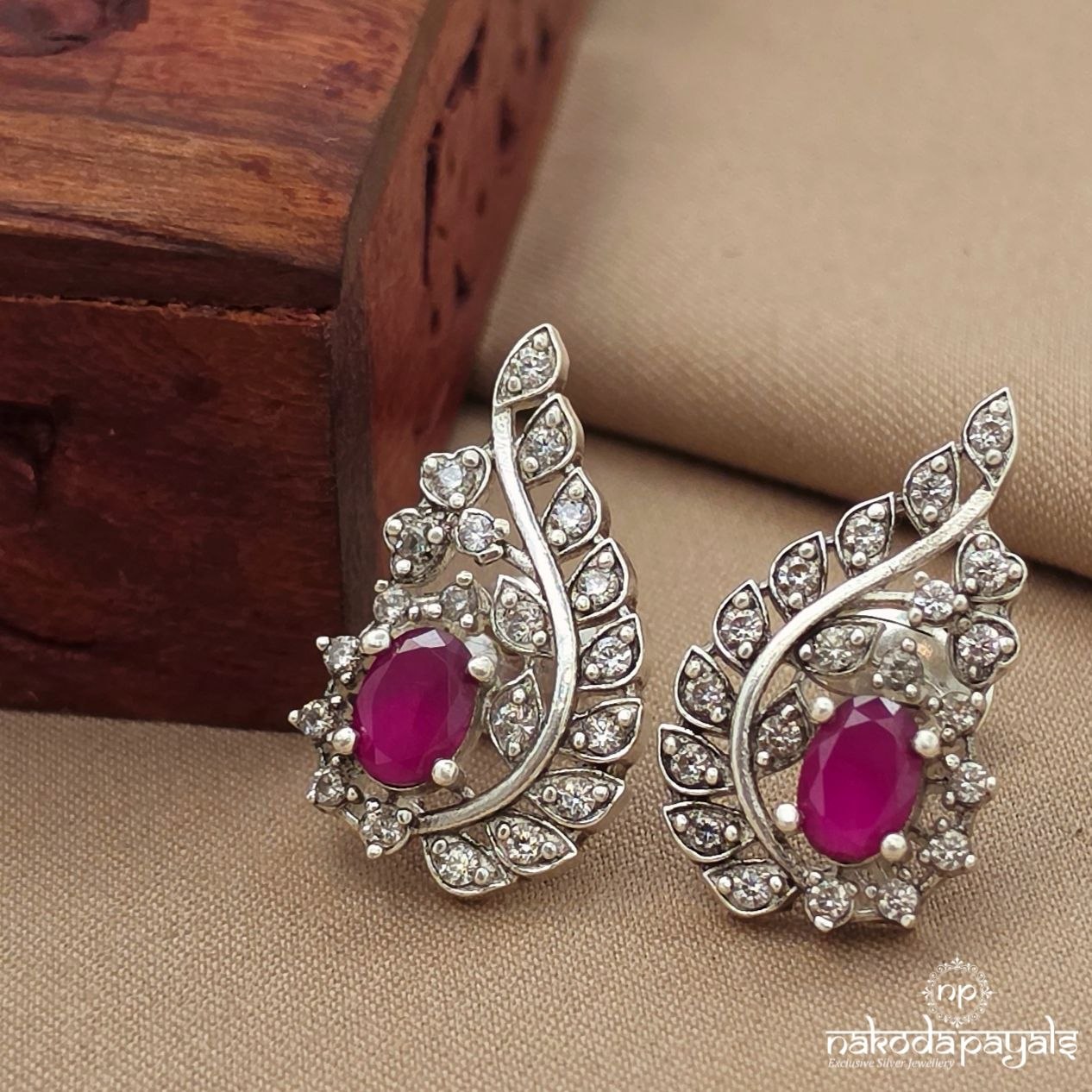 Leafy Pink Dot Studs (S9753)