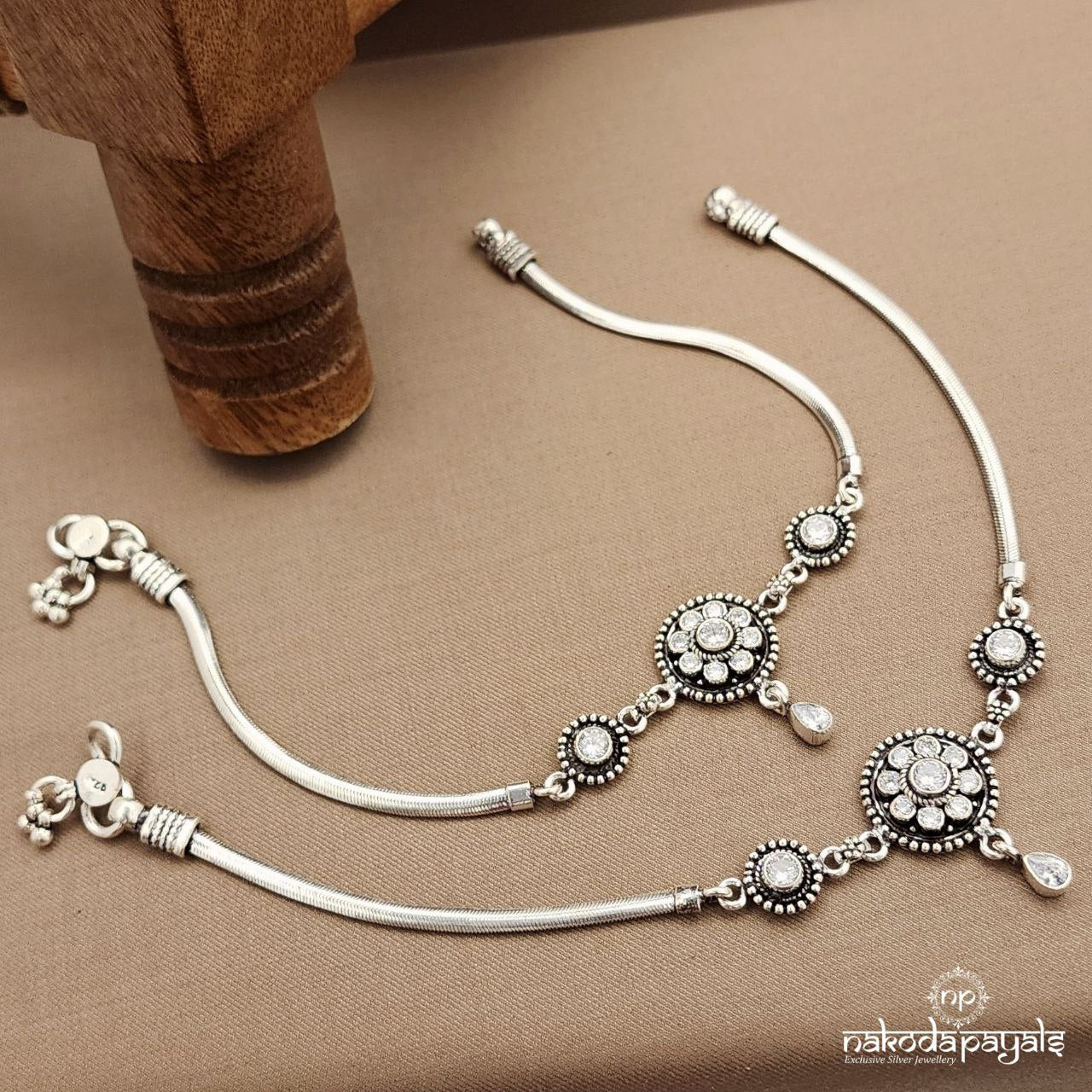 White Circular Anklets (A6556)