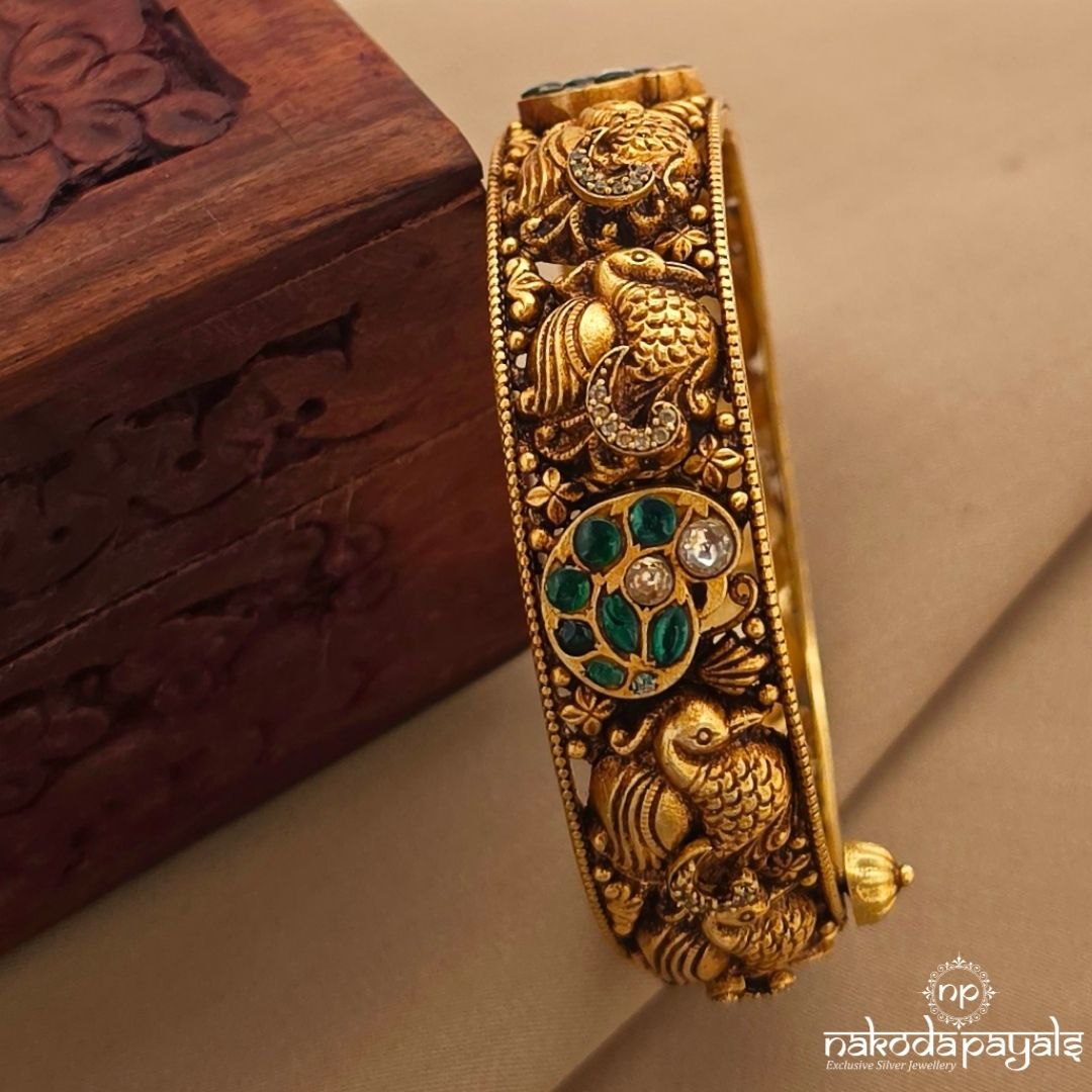Exquisite Peacock Screw Kada (Gk3316)