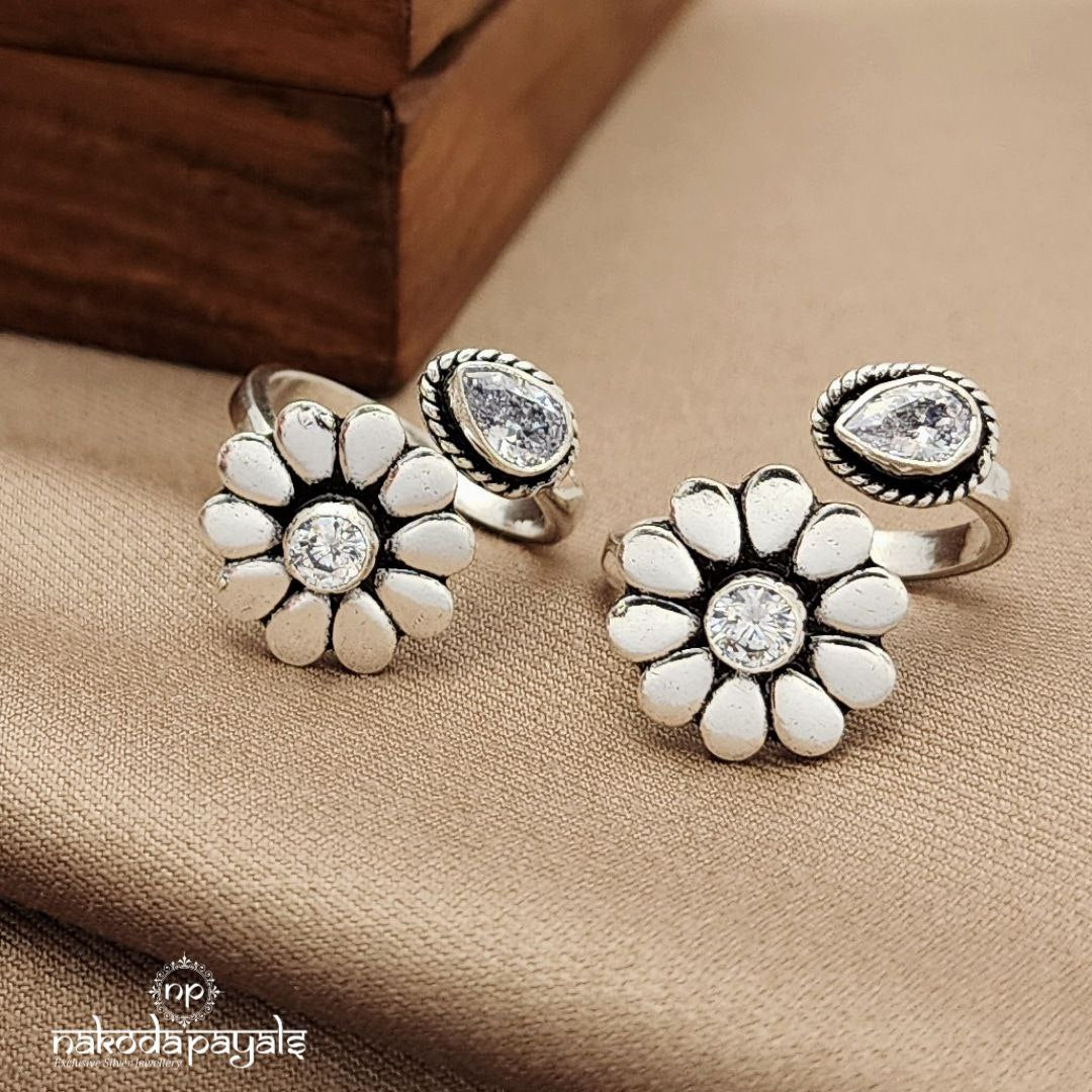 White Front Adjustable Toerings (T4648)