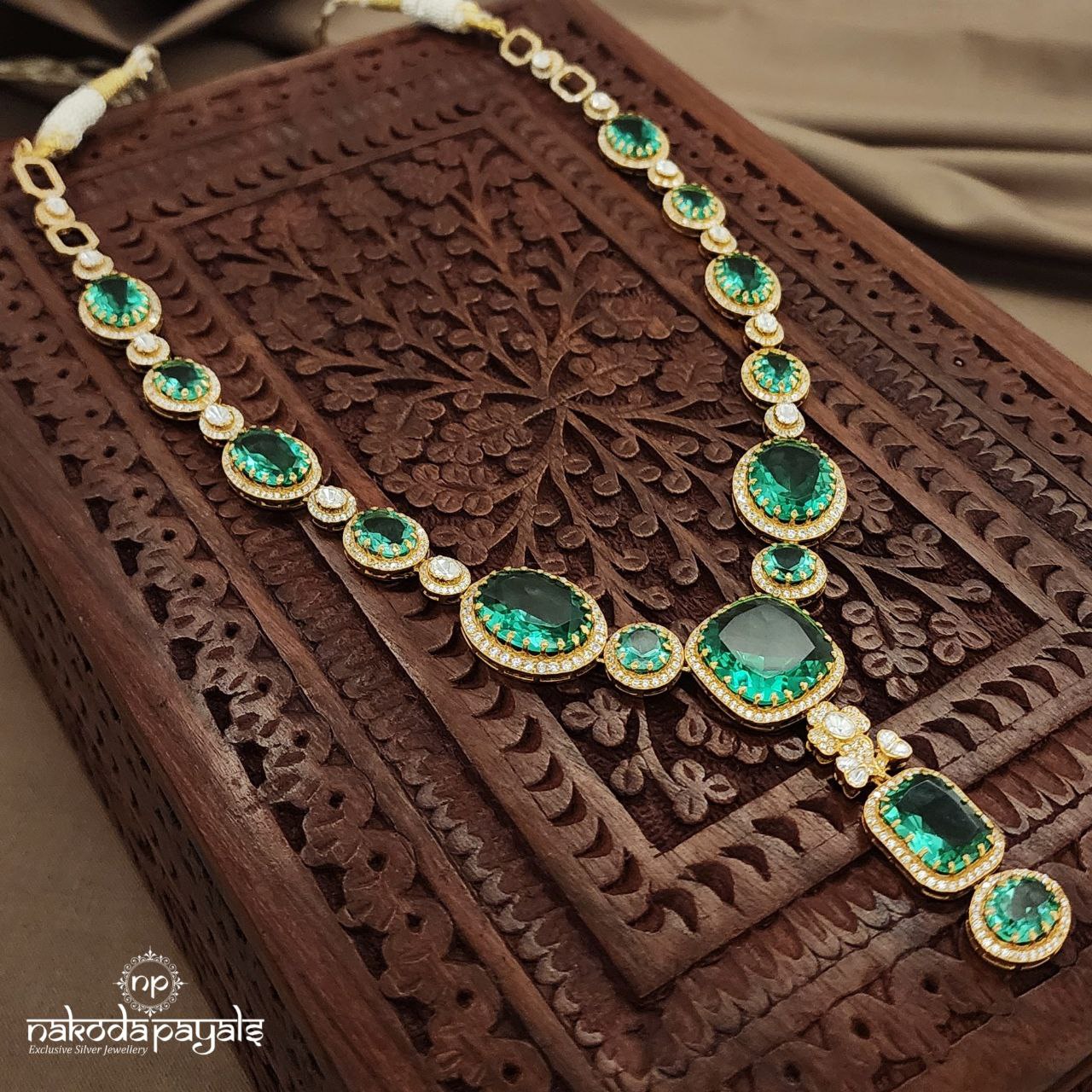 Emerald Green Moissanite Neckpiece With Earrings (Gn9180)