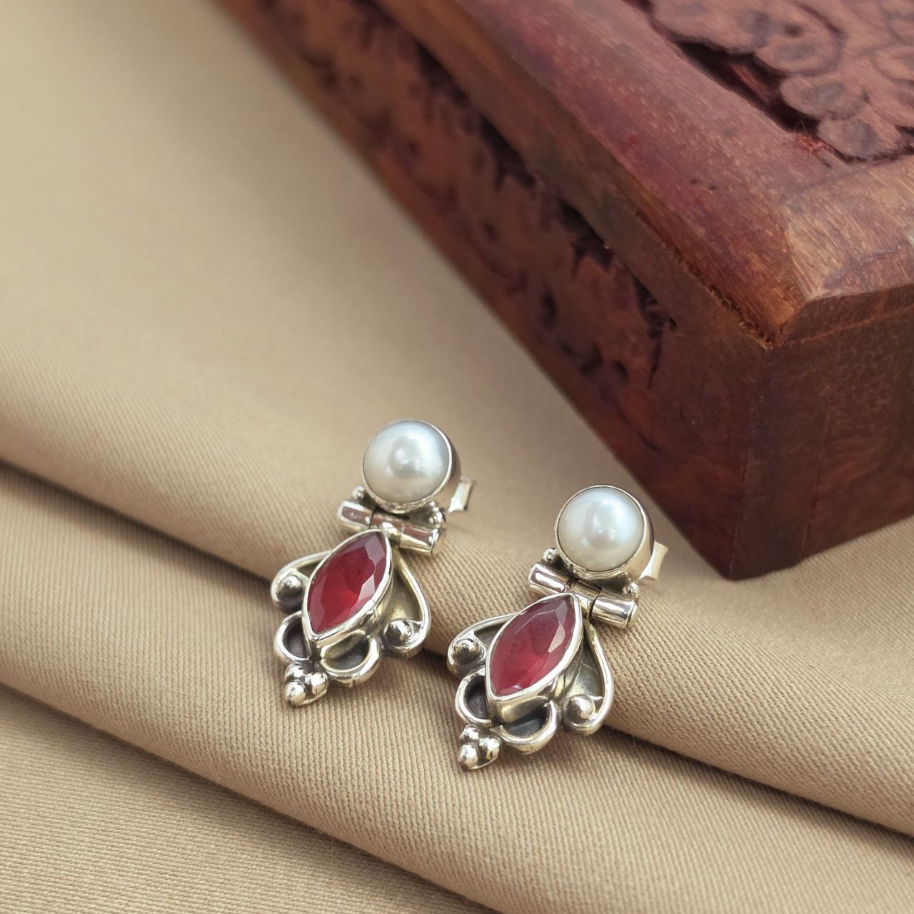 Elegant Studs (H2107)