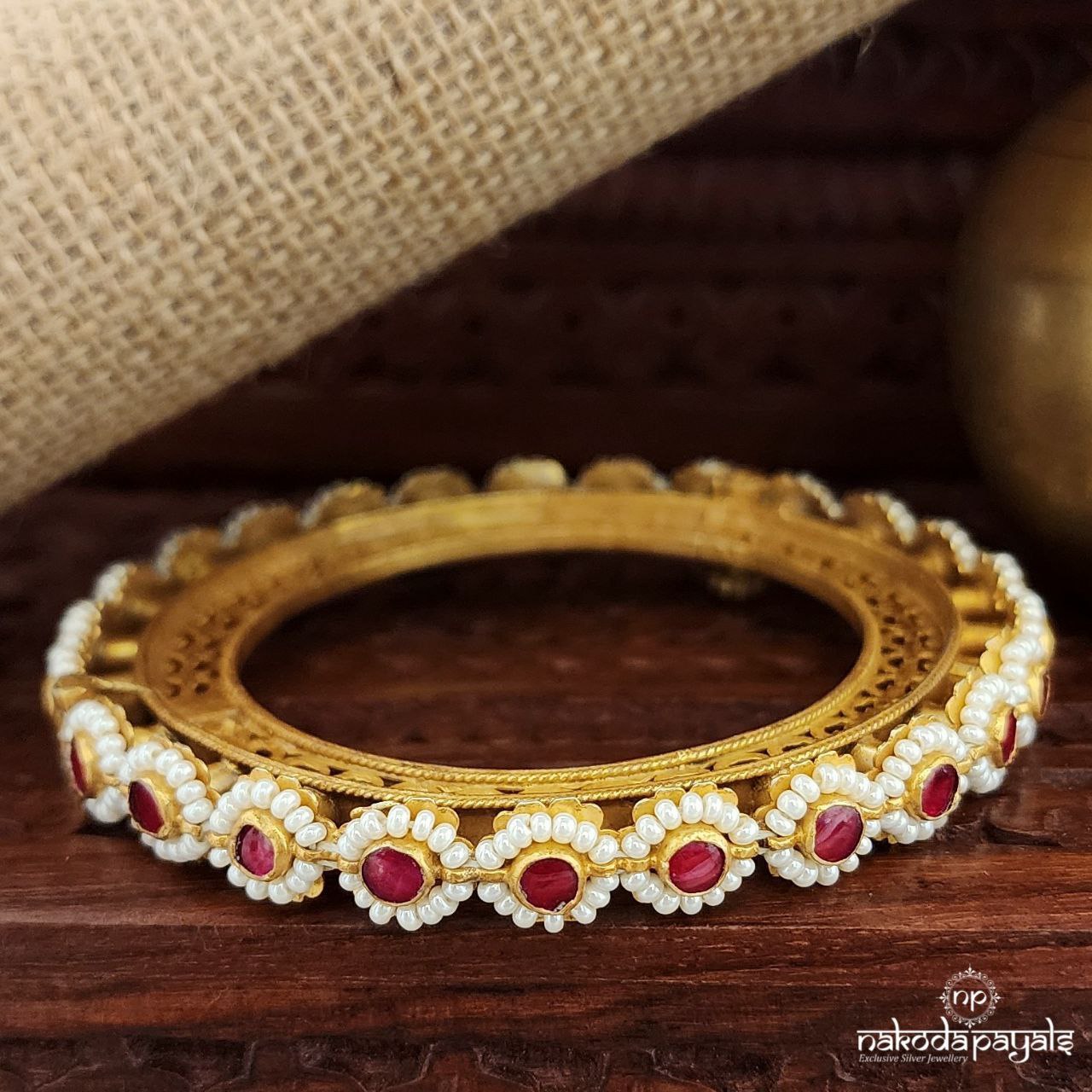 Pearled Red Kundan Kada (Gk3077)