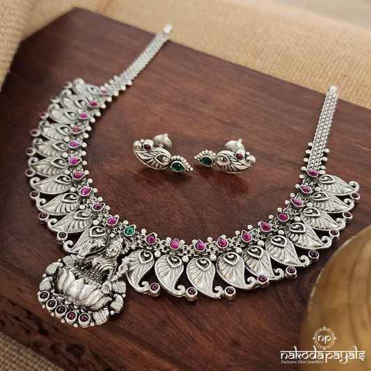 Lakshmi Leafy Neckpiece With Earrings (N10673)