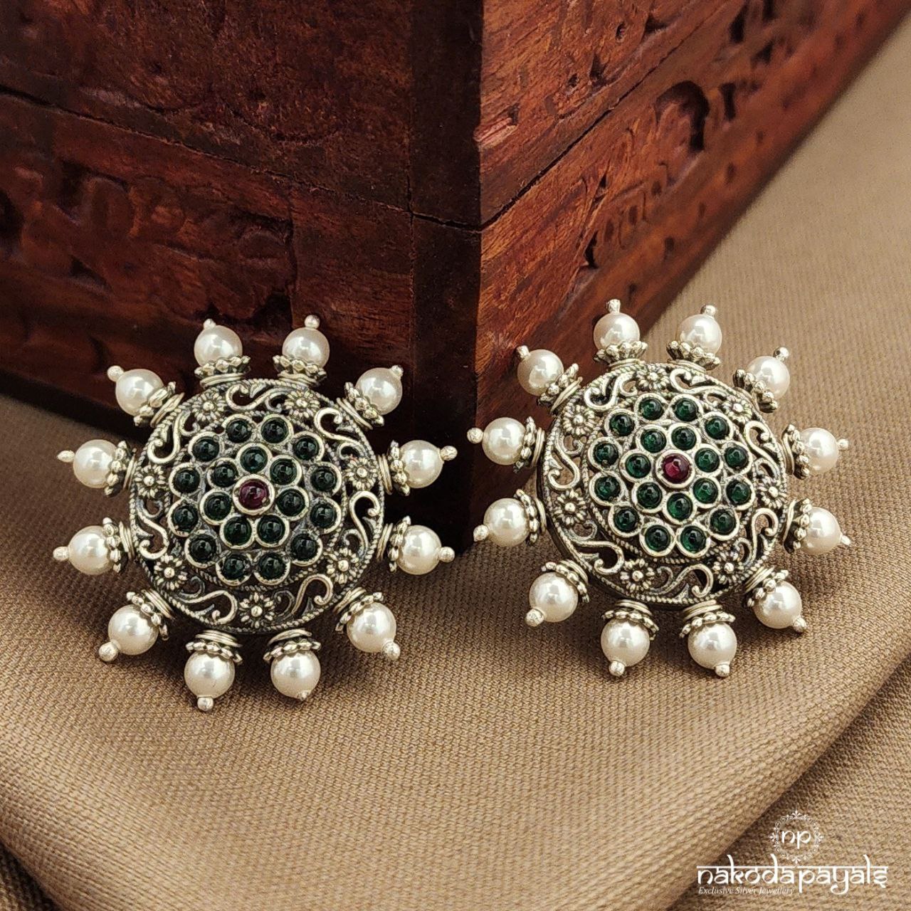 Green Coruscating Studs (S9574)