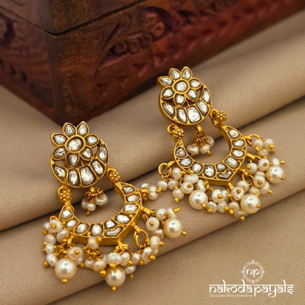Half Moon Kundan Chandbali (Ge11477)