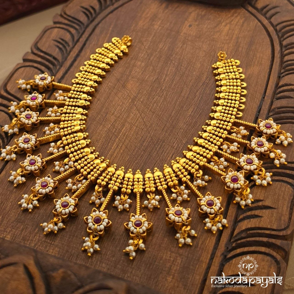 Floral Pearled Neckpiece (Gn10969)