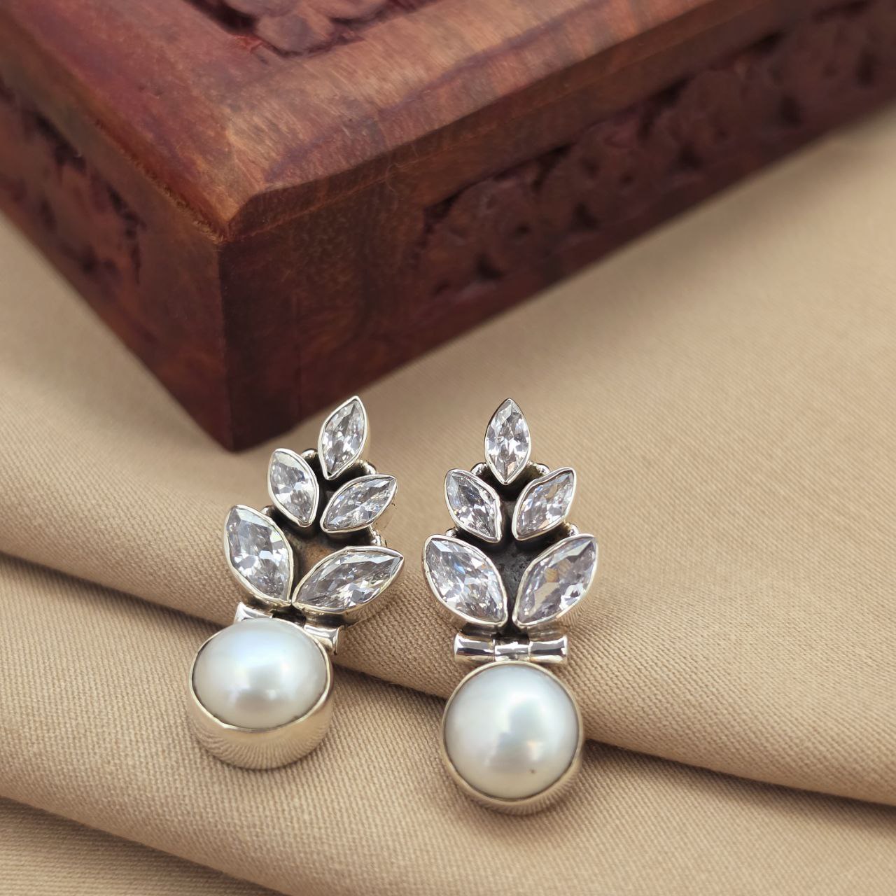 Pearled Studs (H2106)