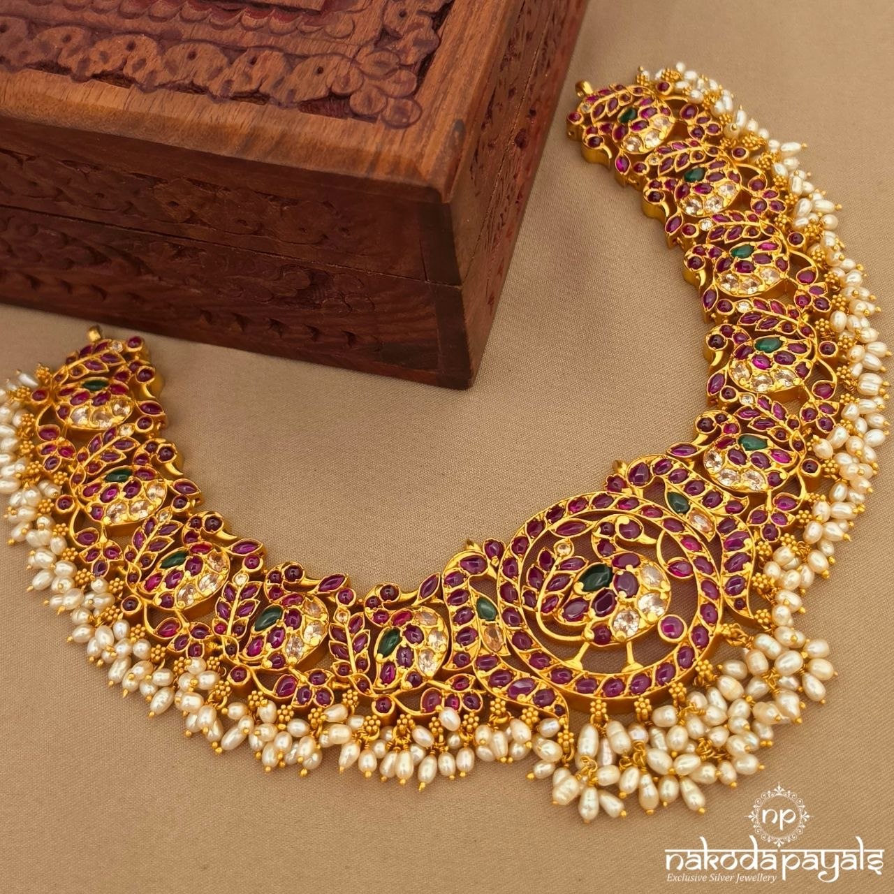 Peacock Pearly Neckpiece (Gn10760)