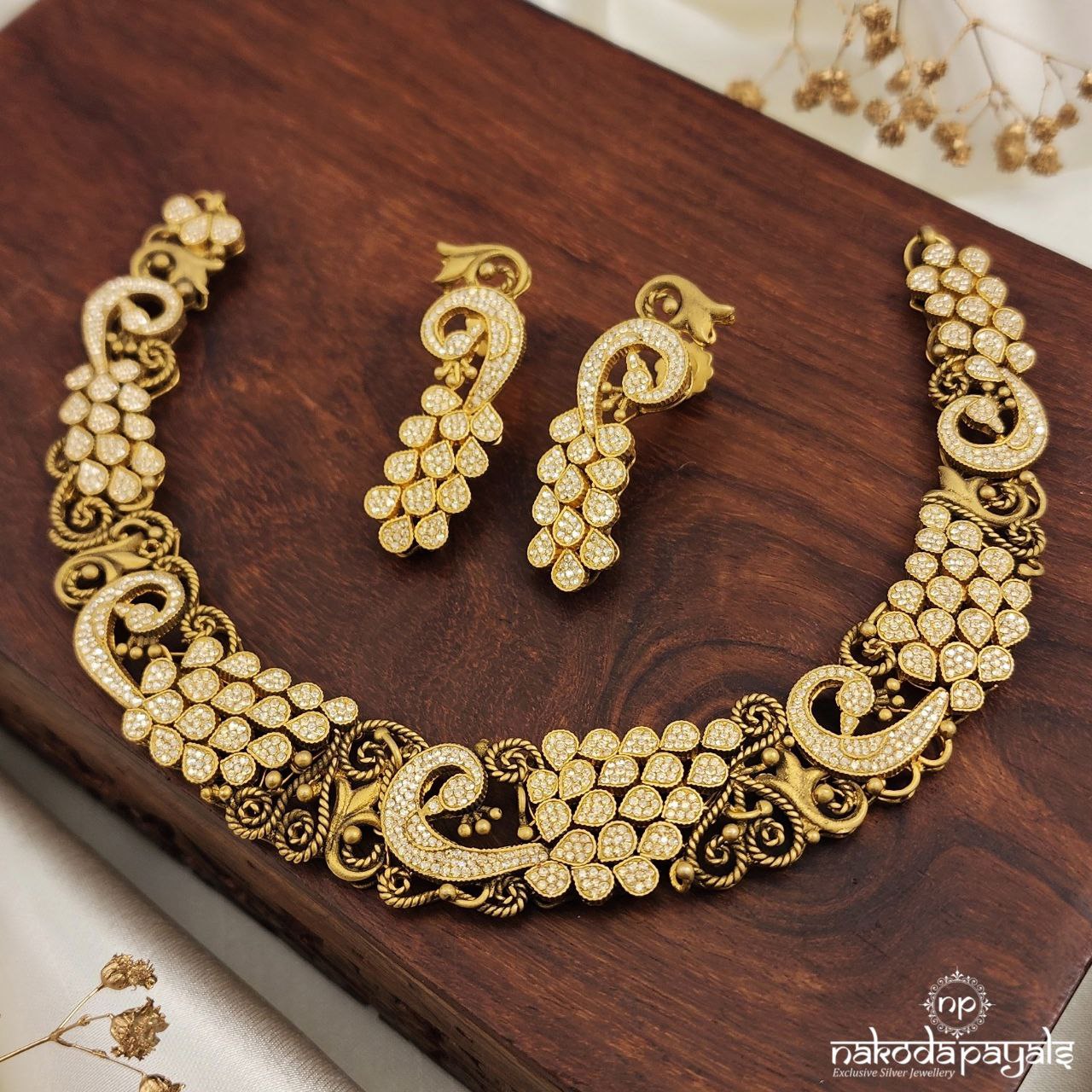 Sparkling Peacock Neckpiece With Earrings (Gn8669)