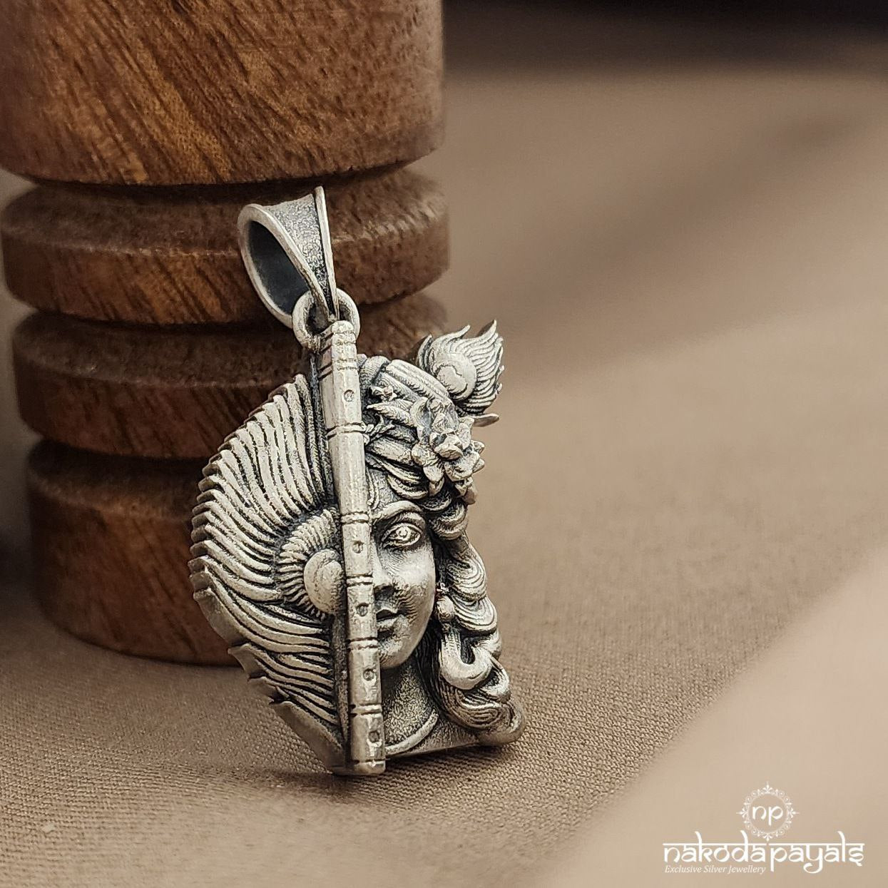 Melodious Krishna Pendant (P2474)