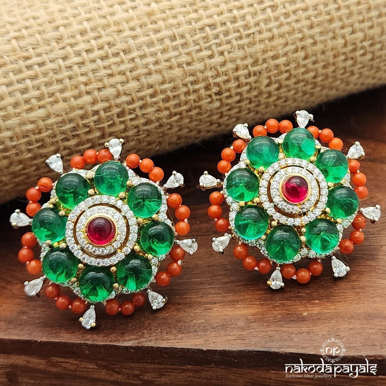Eye-Catching Coral Studs (Ge9944)